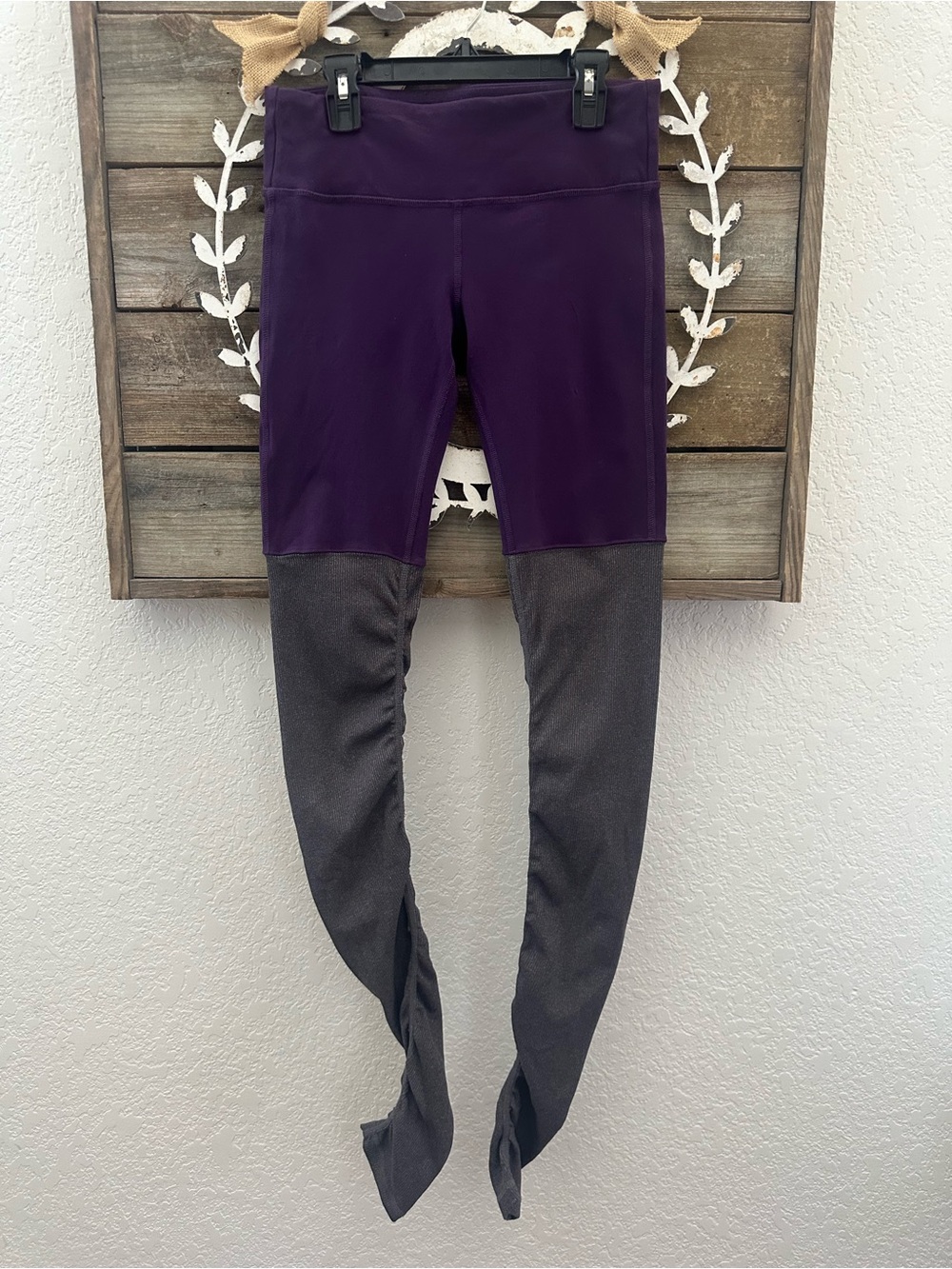 ALO Yoga goddess purple and gray ruched leggings ladies size M